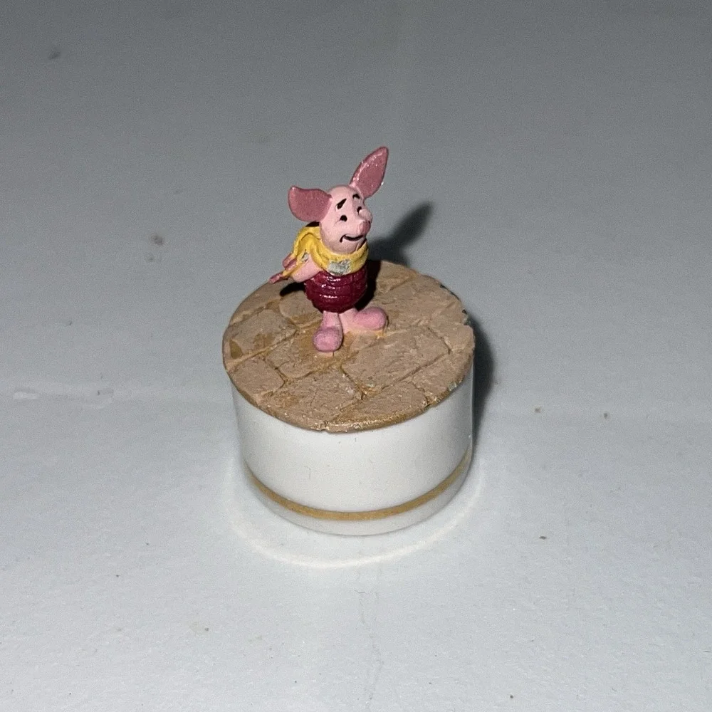 Disney Cast of Characters Collection - Piglet Mini Trinket Box -